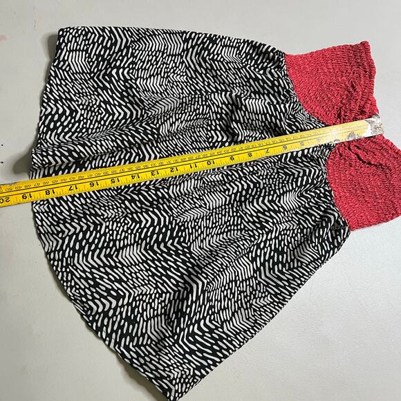 Roxy Women’s Strapless Smocked Mini Dress Black White Pink Size Small Boho Surf - Picture 5 of 8